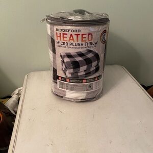 Biddeford Heated Micro Plush Throw - Black and White